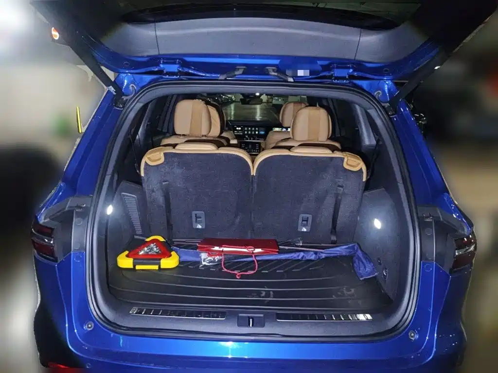 Li Auto Li ONE — миниатюра 20
