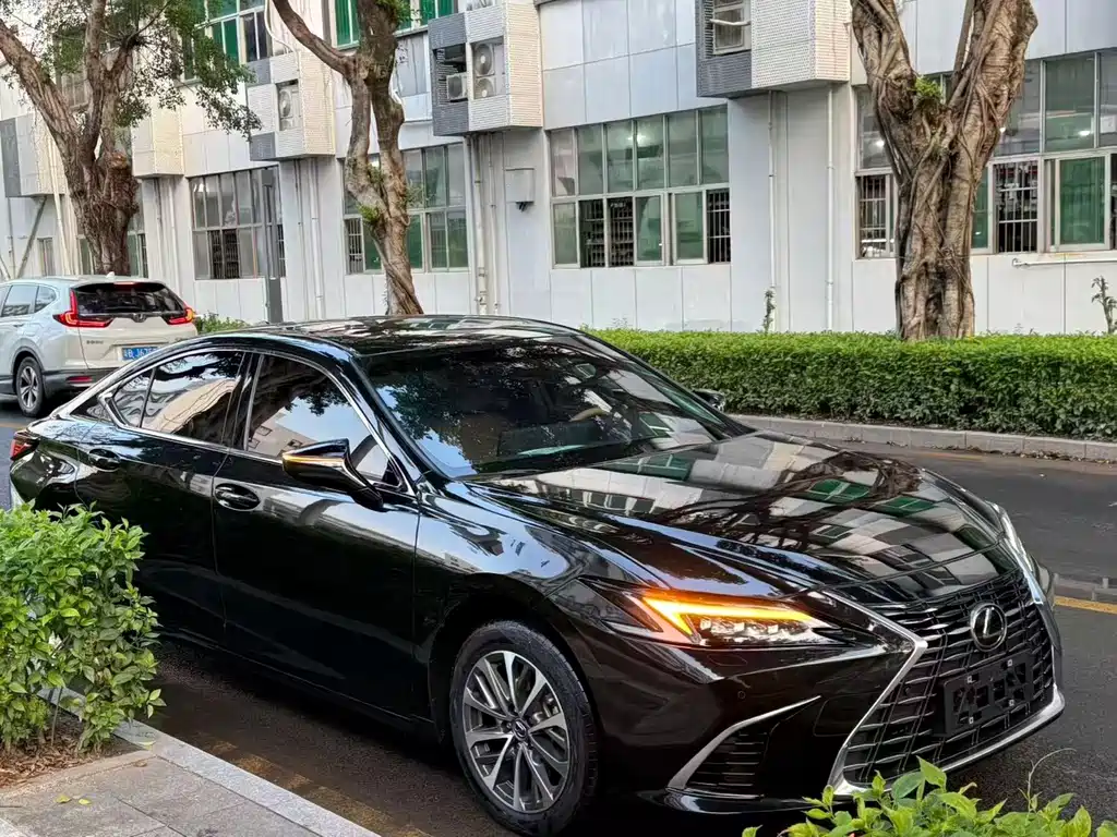 Lexus ES — миниатюра 3