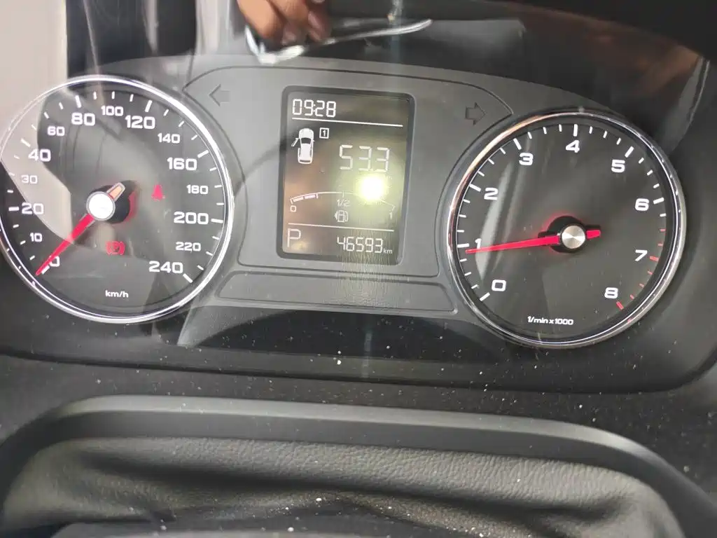 Roewe RX5 — миниатюра 8