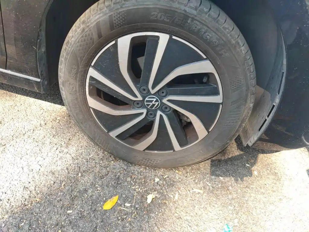 Volkswagen Lavida — миниатюра 8