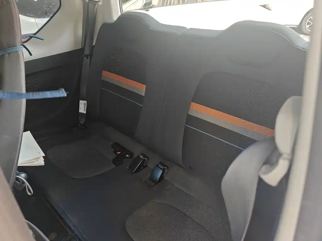 Wuling MINIEV — миниатюра 13
