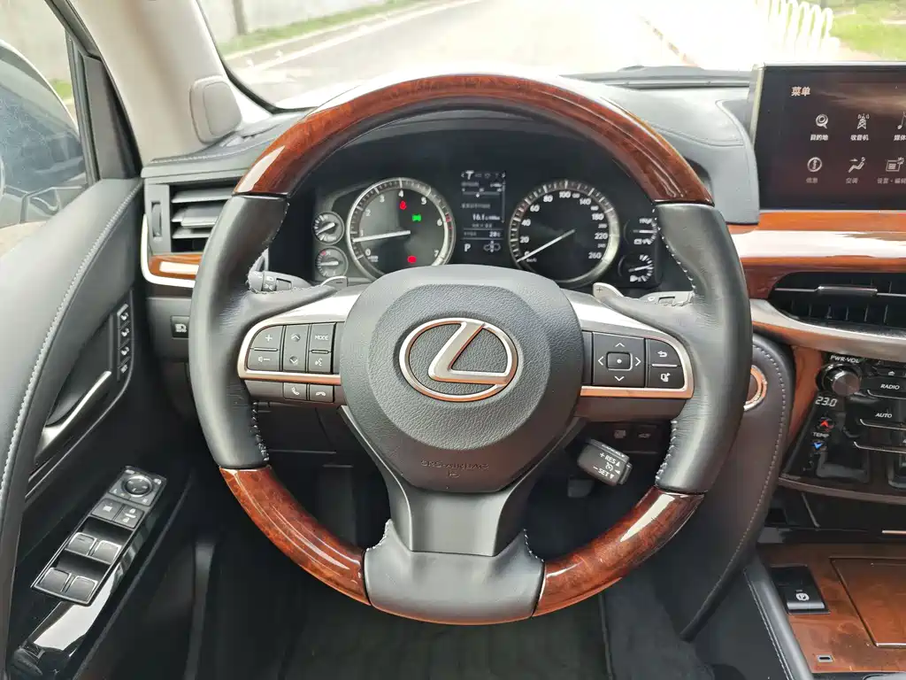 Lexus LX — фотографии объявления, Фото 12