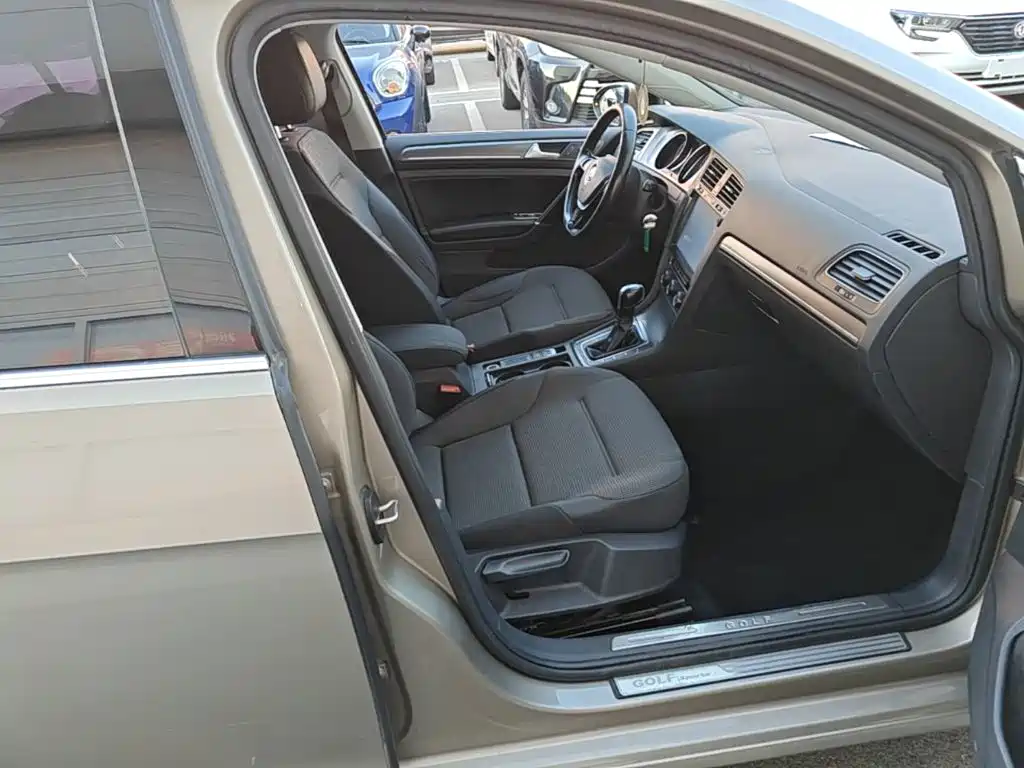 Volkswagen Golf — миниатюра 25