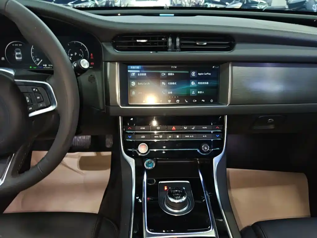 Jaguar XFL — миниатюра 13
