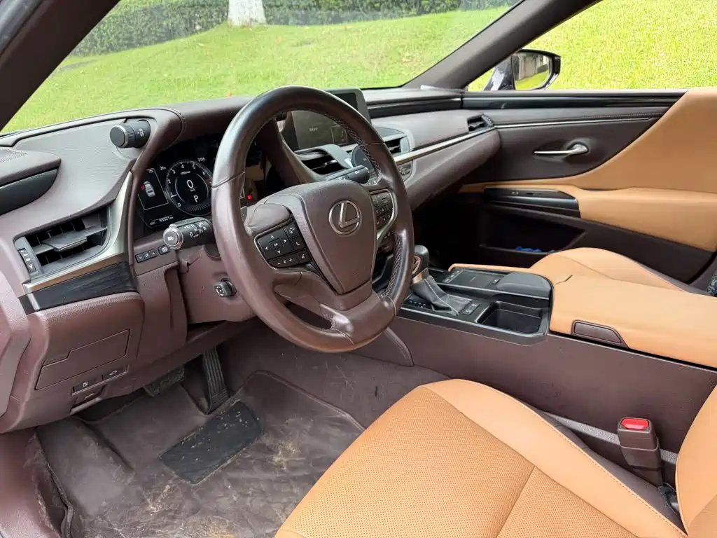 Lexus ES — миниатюра 7