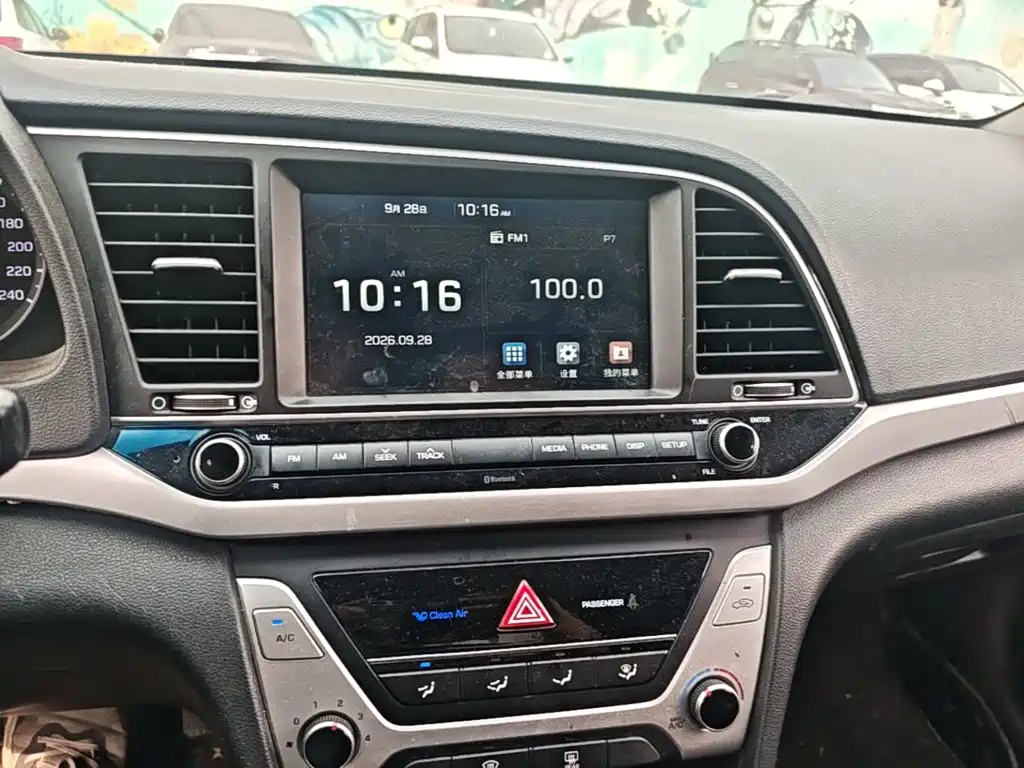 Hyundai Elantra — миниатюра 13