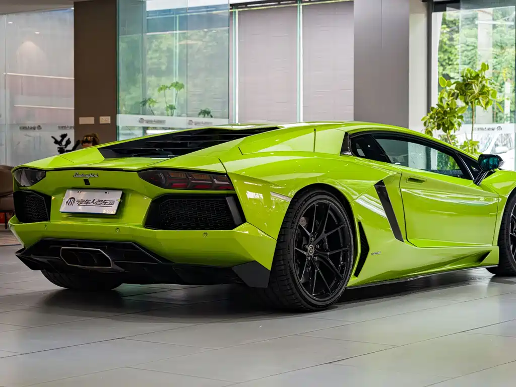 Lamborghini Aventador — миниатюра 14