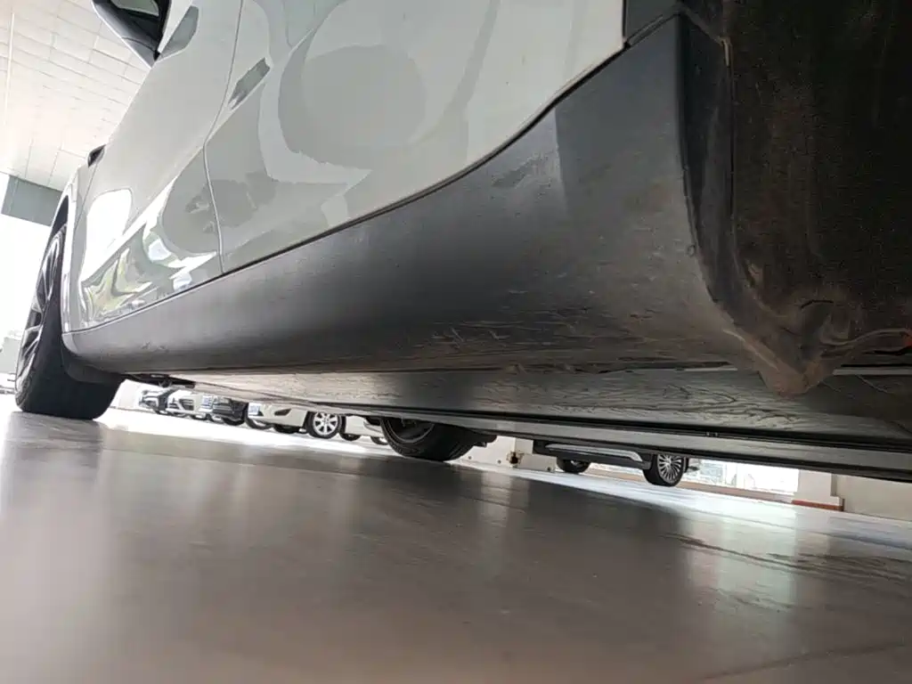 Tesla Model Y — миниатюра 22
