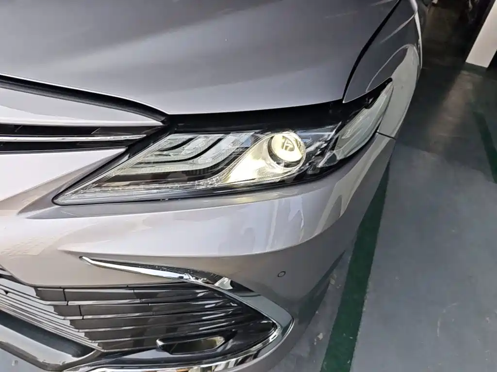 Toyota Camry — миниатюра 24