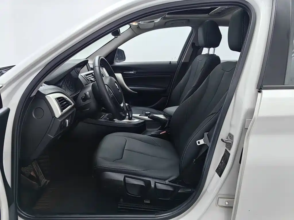 BMW 1 Series (Import) — миниатюра 10