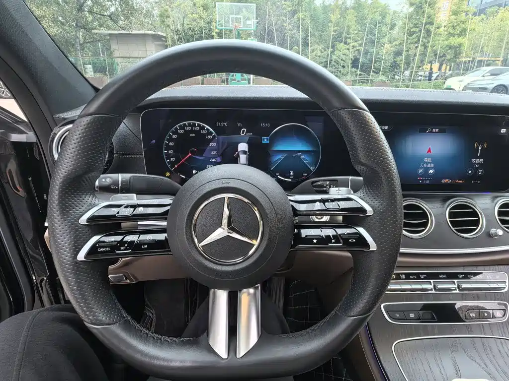 Mercedes-Benz E-Class — миниатюра 11