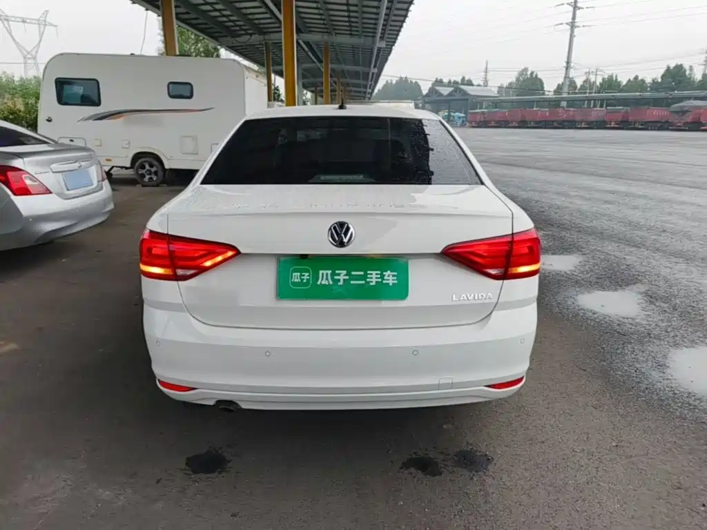 Volkswagen Lavida — миниатюра 6