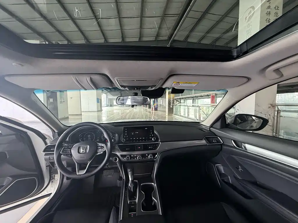 Honda Accord — миниатюра 8