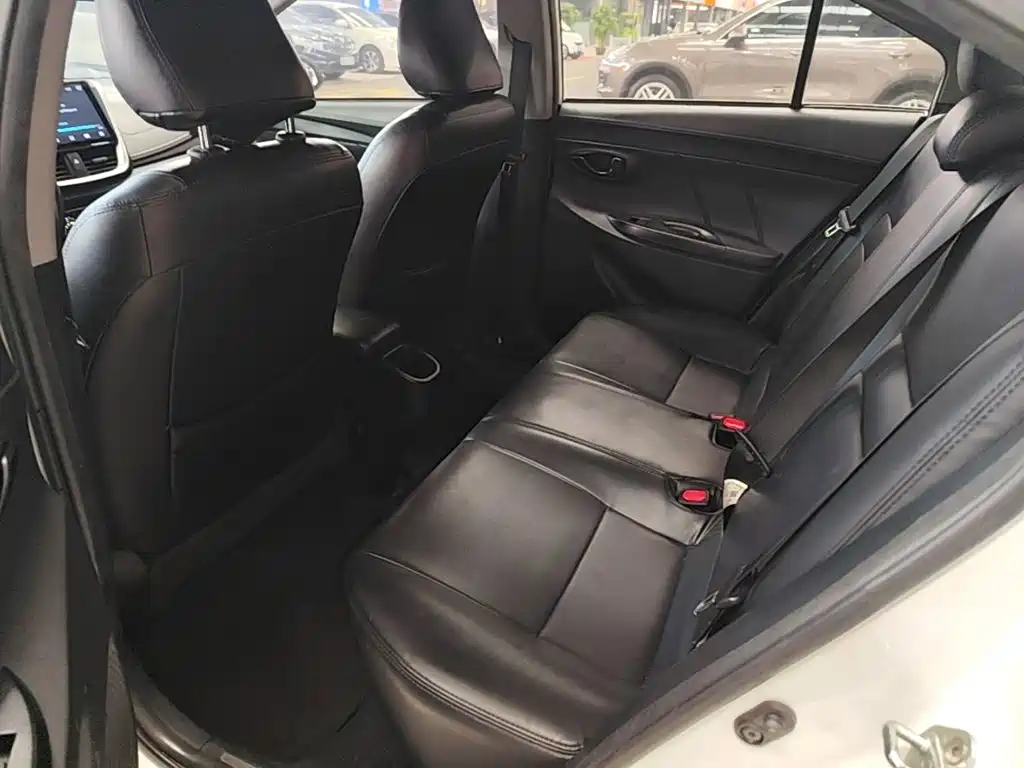 Toyota Yaris L — миниатюра 17