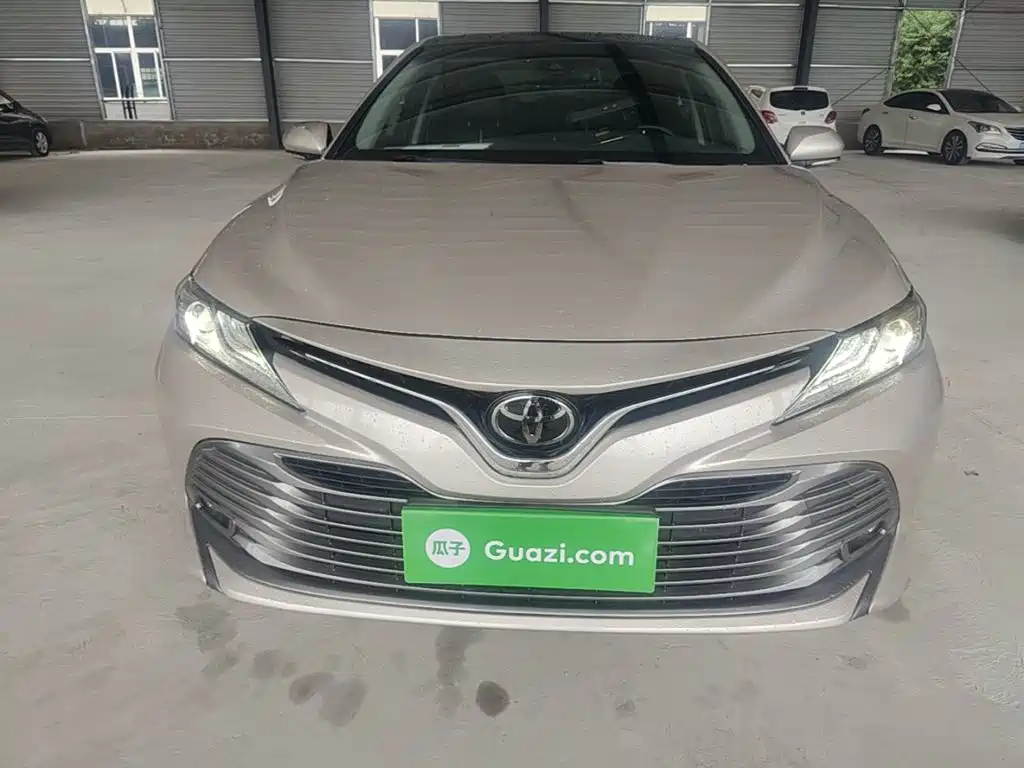 Toyota Camry — миниатюра 3