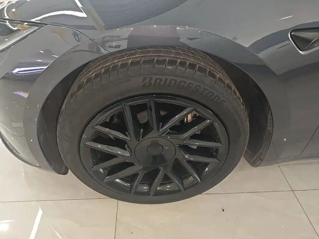 Tesla Model 3 — миниатюра 23