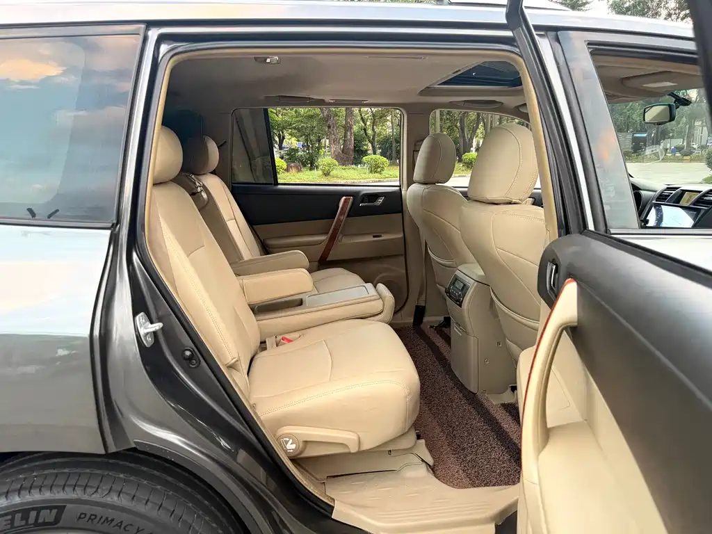 Toyota Highlander (Import) — миниатюра 17