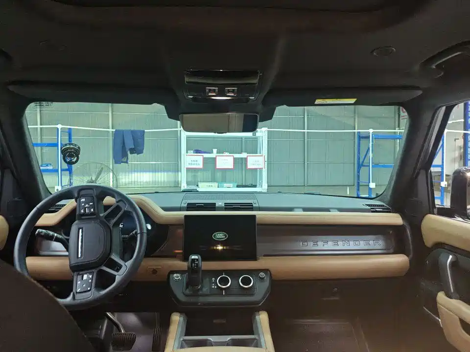 Land Rover Defender — миниатюра 4