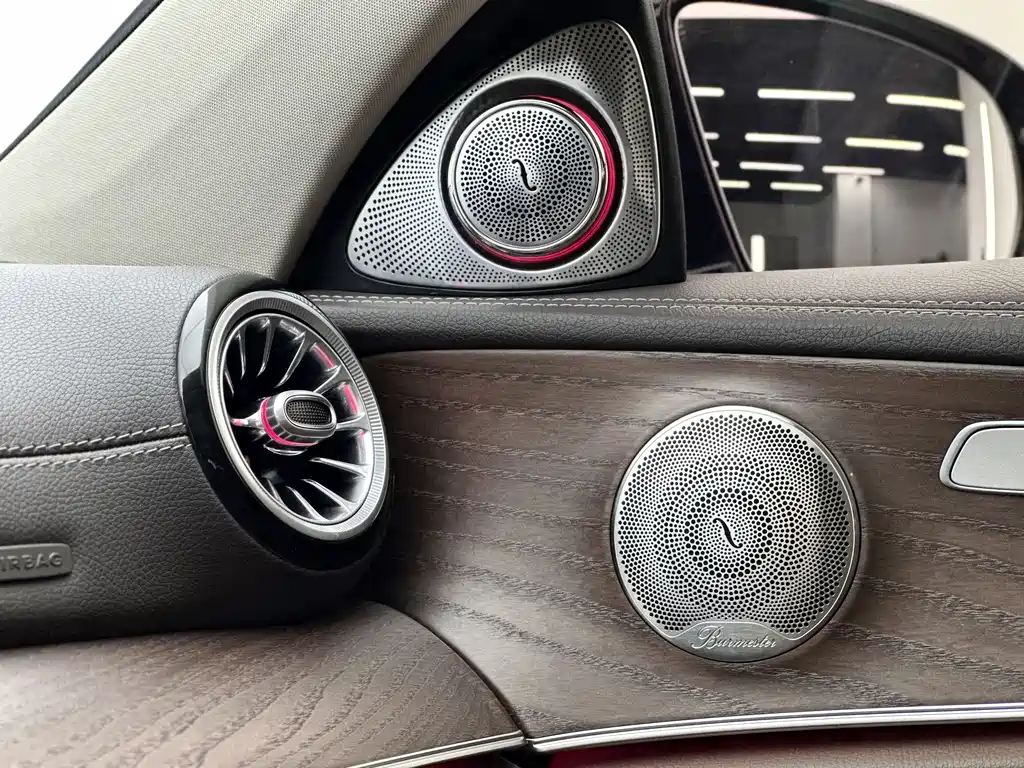Mercedes-Benz E-Class — миниатюра 12