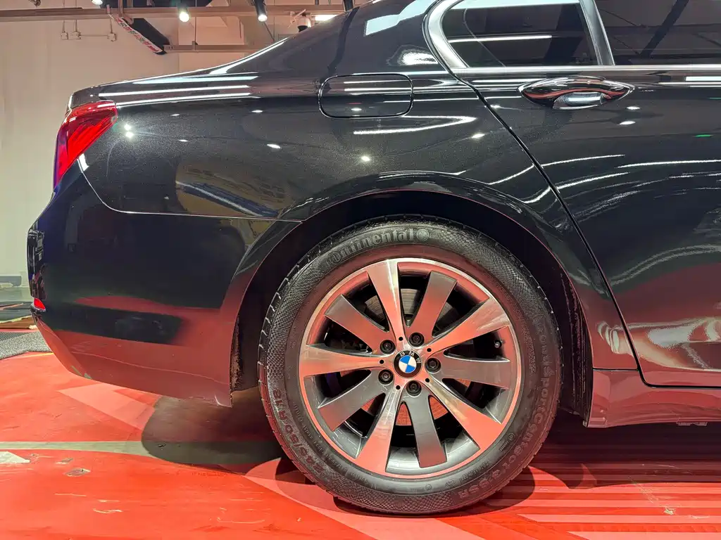 BMW 7 Series 7 2013 730Li Lead