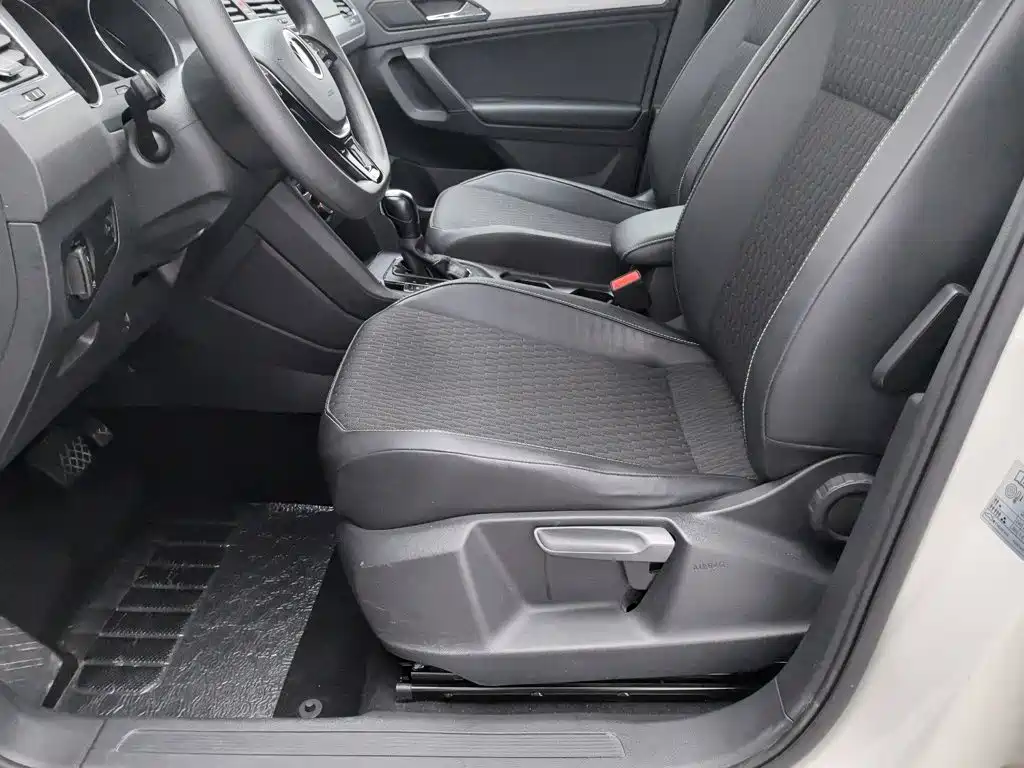 Volkswagen Tiguan L — миниатюра 20