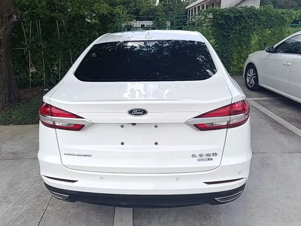 Ford Mondeo — миниатюра 6