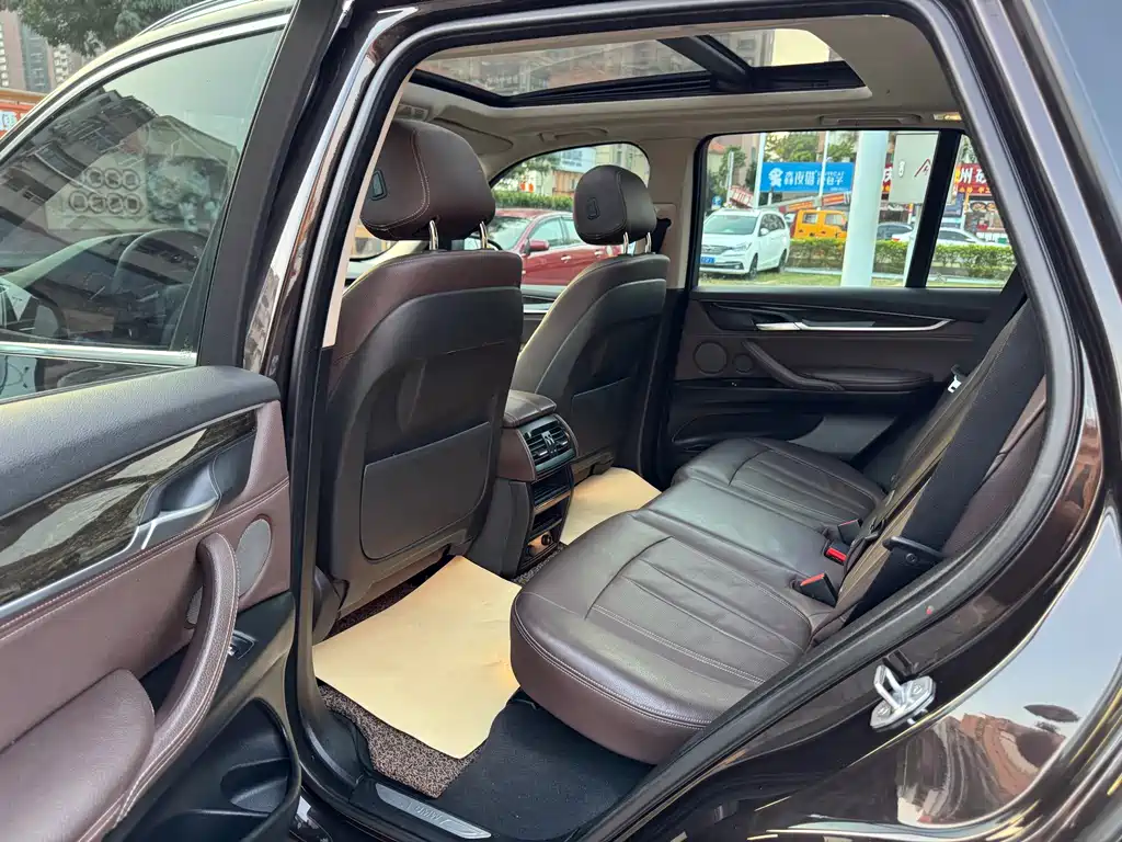 BMW X5 (Import) — миниатюра 10