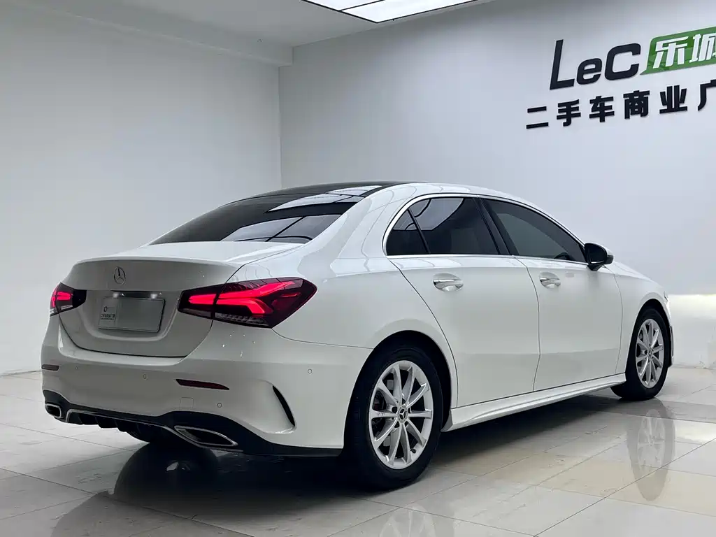 Mercedes-Benz A-Class — миниатюра 7
