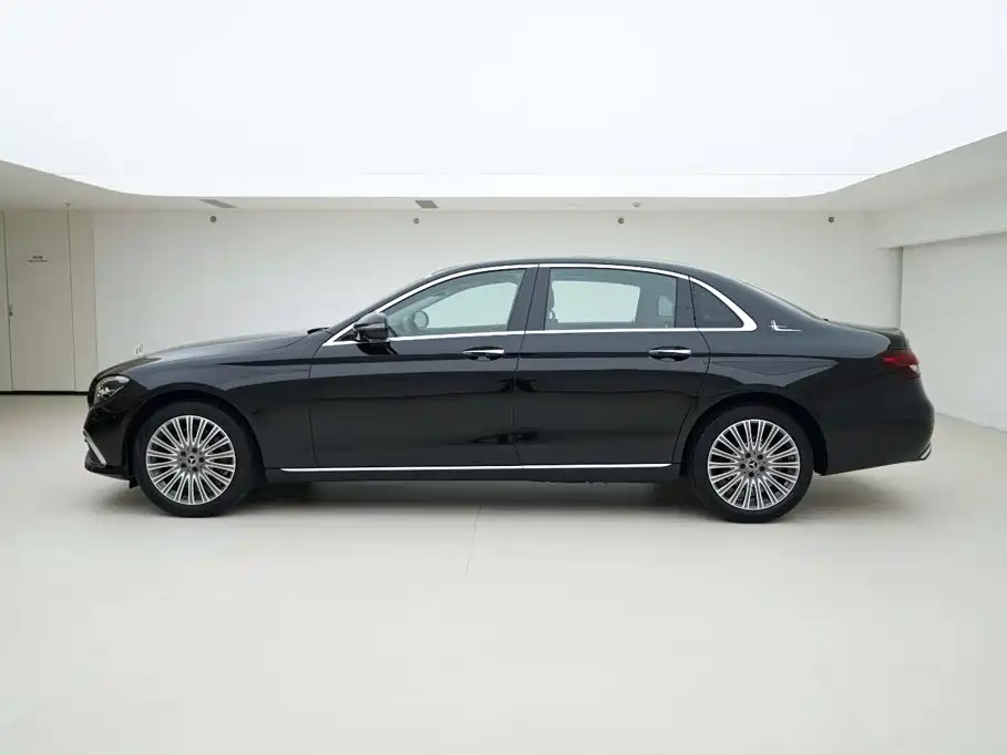 Mercedes-Benz E-Class — миниатюра 3