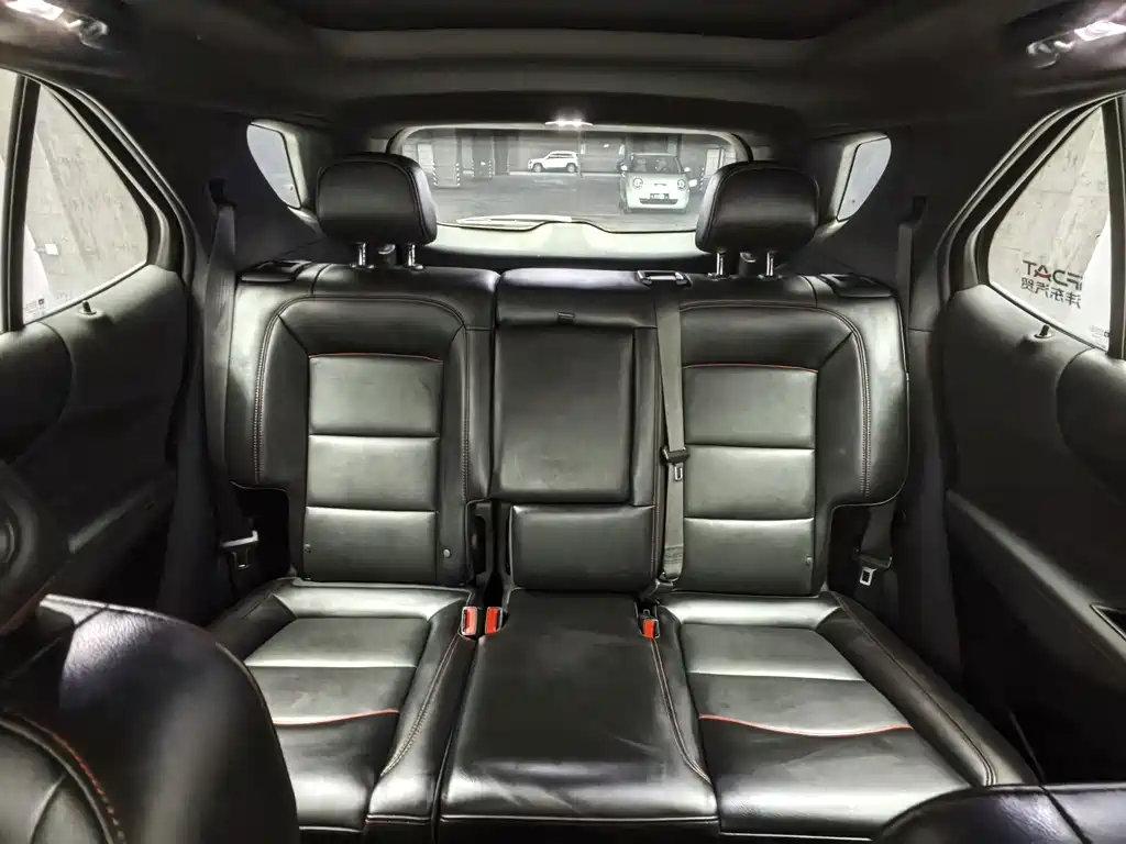 Chevrolet Equinox — миниатюра 15