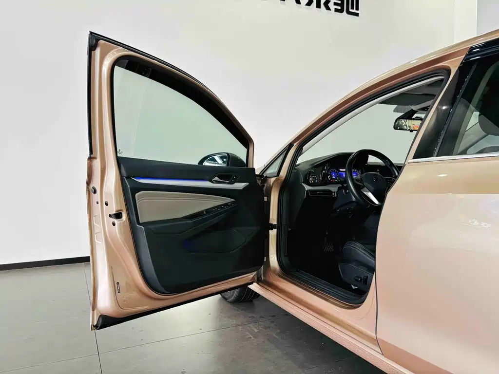 Volkswagen Golf — миниатюра 10