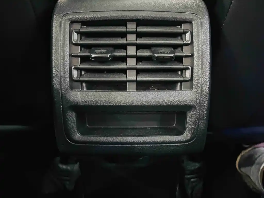 Volkswagen Golf — миниатюра 24