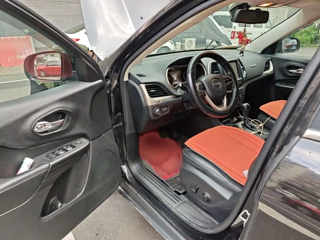 Jeep Cherokee — миниатюра 14