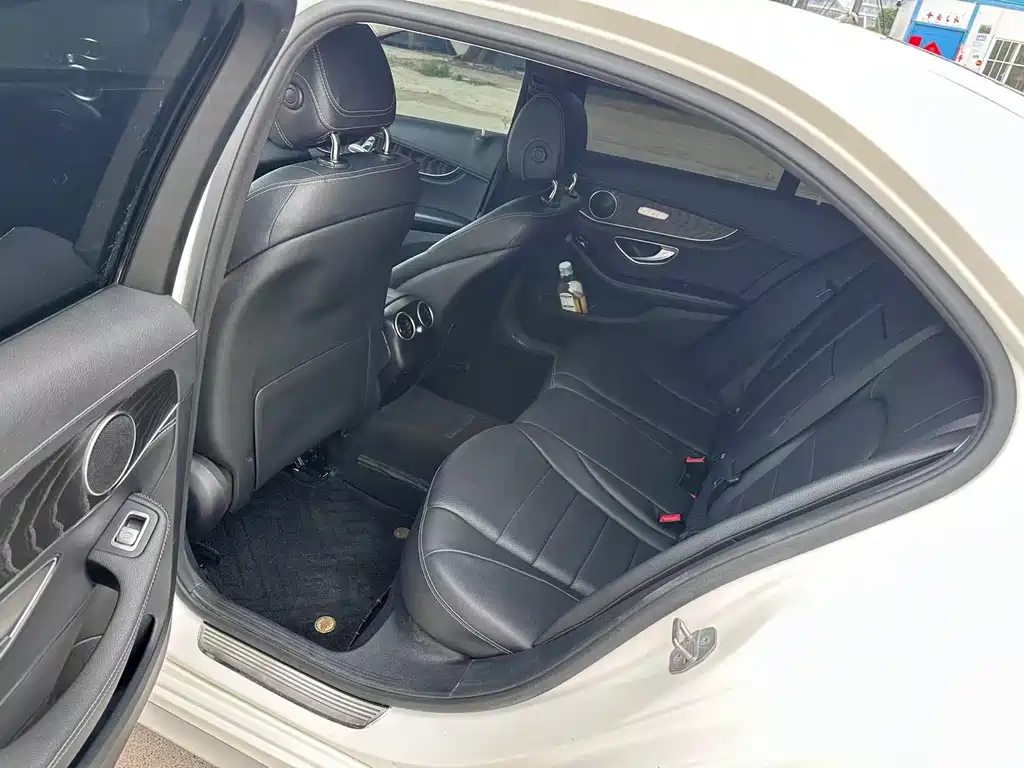 Mercedes-Benz C-Class — миниатюра 6