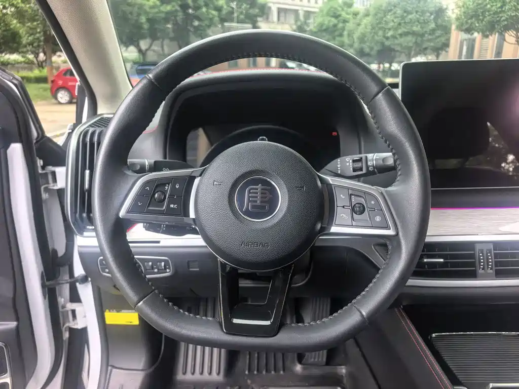 BYD Tang New Energy — миниатюра 15