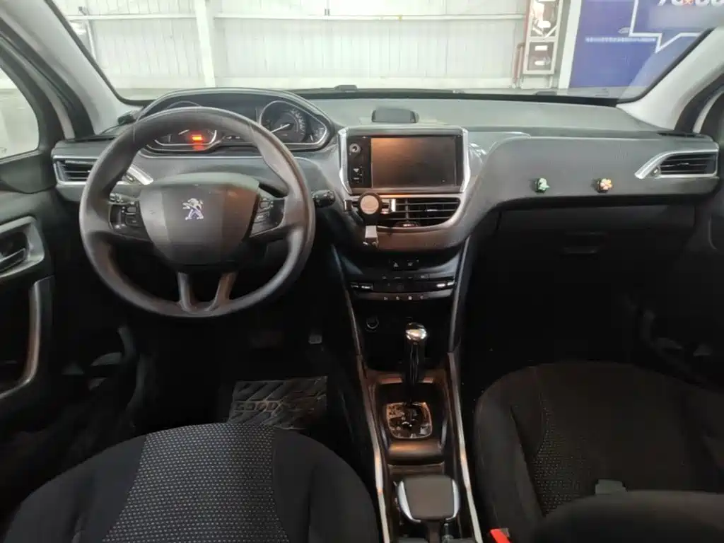 Peugeot 2008 — миниатюра 10