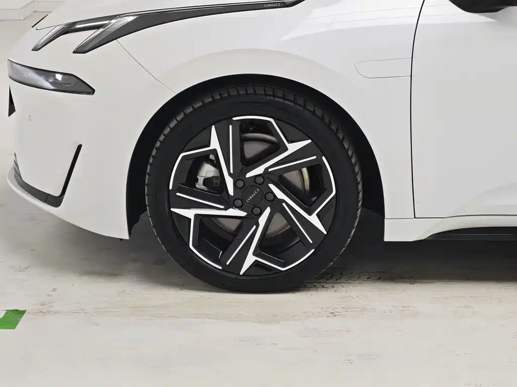 Lynk & Co 07 EM-P — миниатюра 8