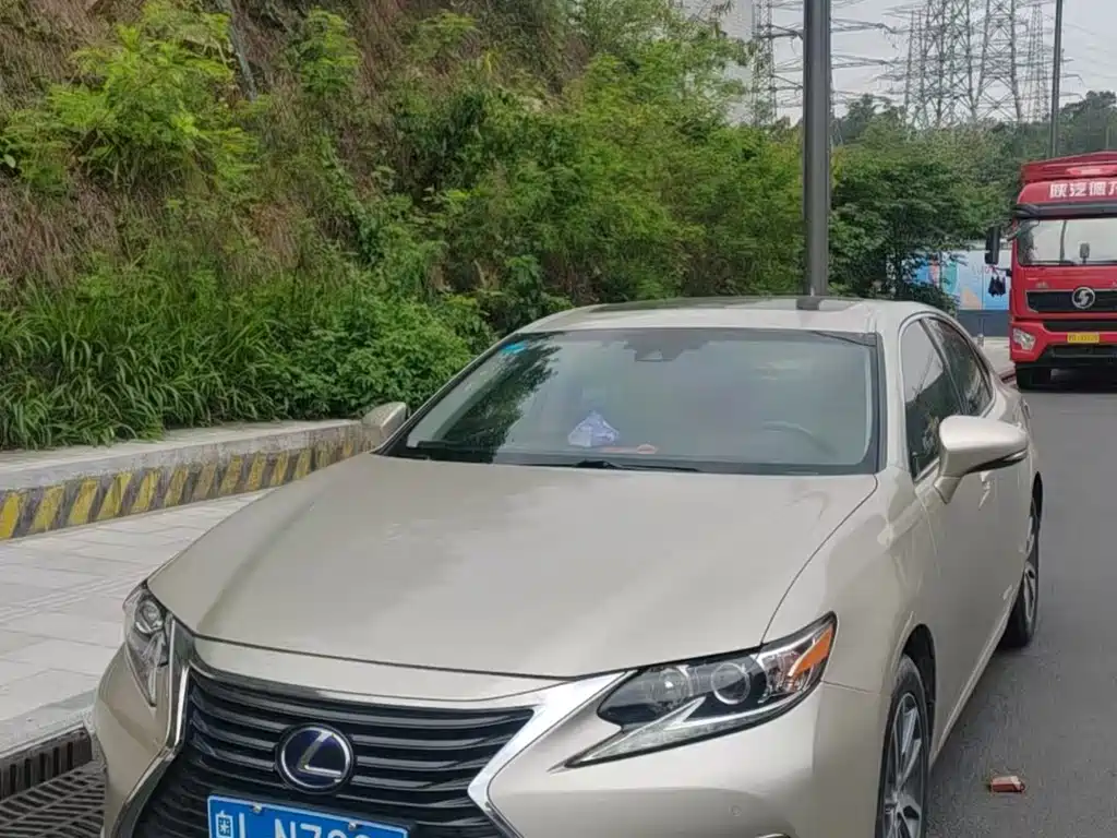 Lexus ES 2016