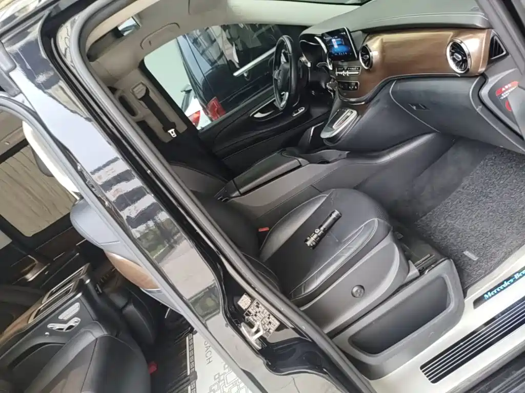 Mercedes-Benz V-Class — миниатюра 25