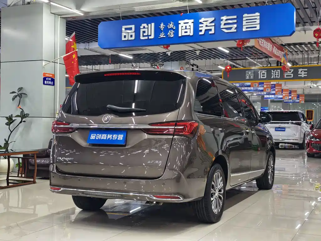 Buick GL8 — миниатюра 7