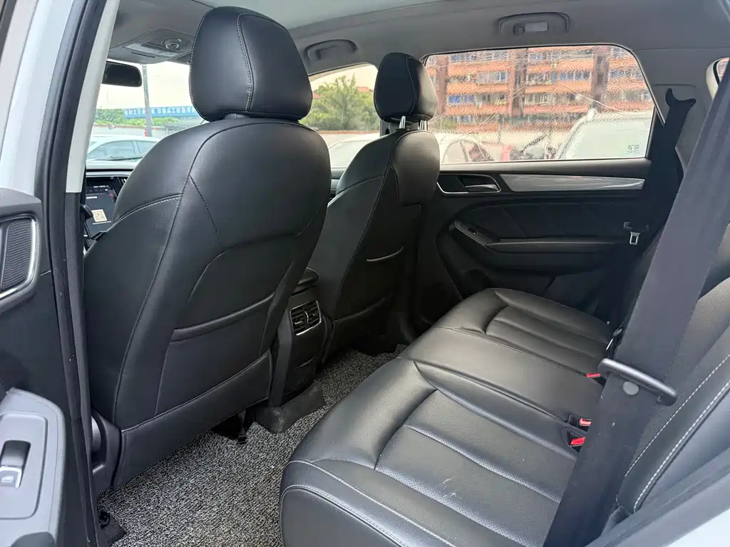 Roewe RX5 — миниатюра 6