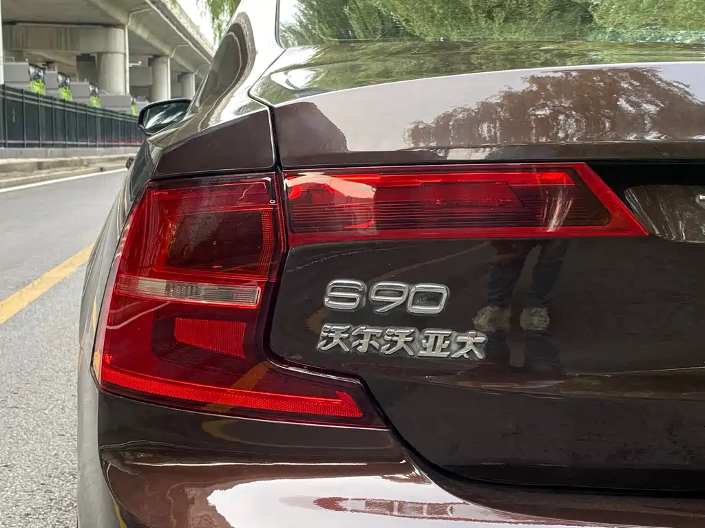 Volvo S90 — миниатюра 5