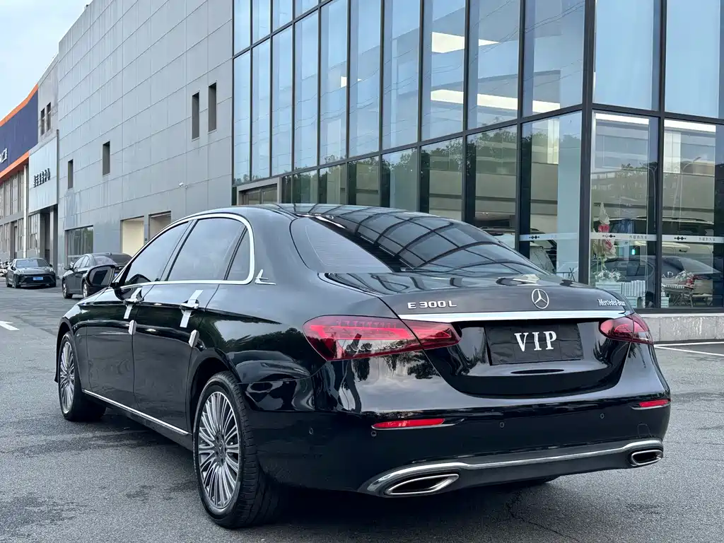 Mercedes-Benz E-Class — миниатюра 20