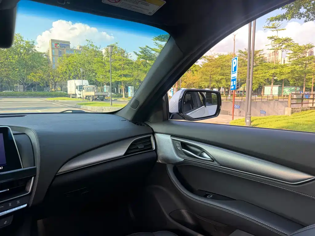 Cadillac CT5 — миниатюра 18