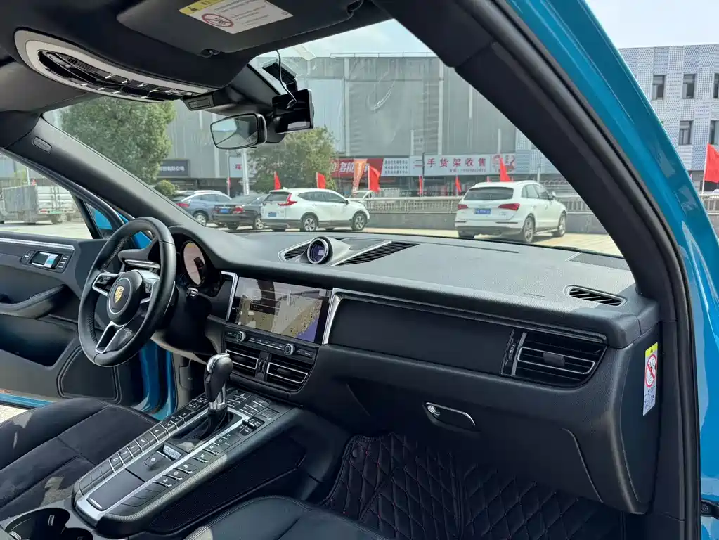 Porsche Macan — миниатюра 28