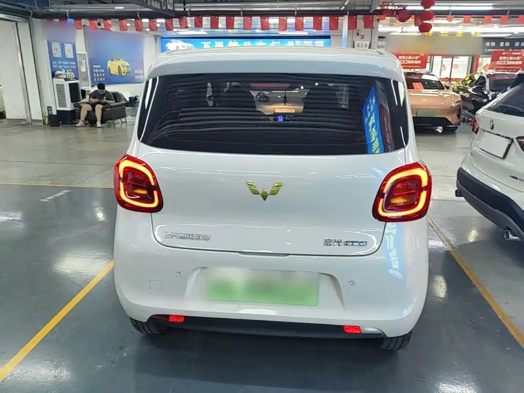 Wuling MINIEV — миниатюра 6