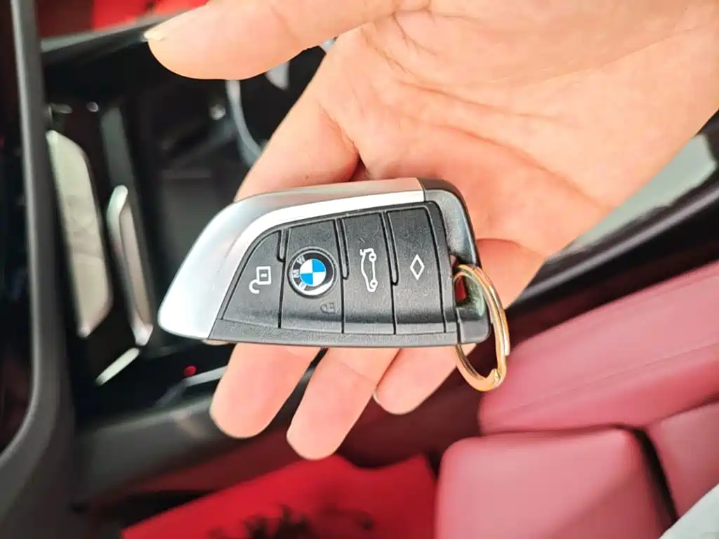 BMW iX3 — миниатюра 9