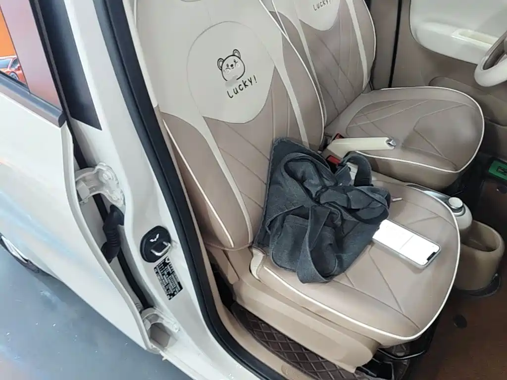 Wuling MINIEV — миниатюра 25