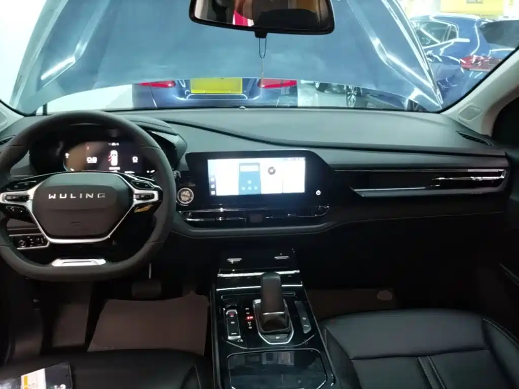 Wuling Victory — миниатюра 10