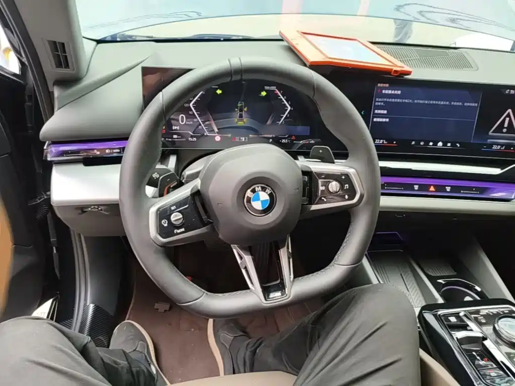 BMW 5 Series — миниатюра 11